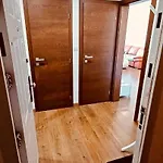 Appartement Modern Apartment, 300m From Main Street And Aupark *