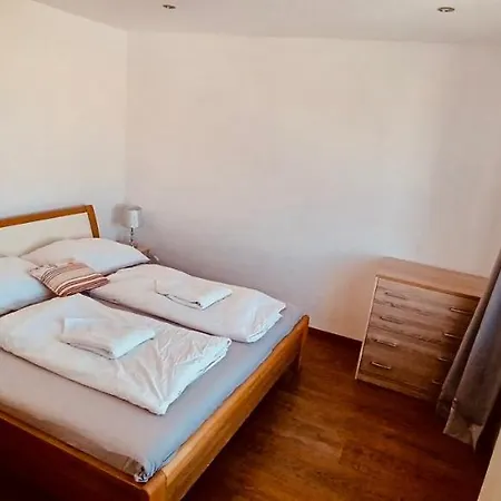 Modern Apartment, 300m From Main Street And Aupark 아파트 코시체