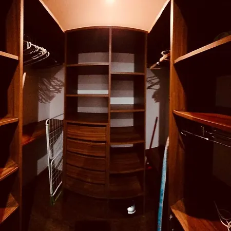 Modern Apartment, 300m From Main Street And Aupark 아파트 *