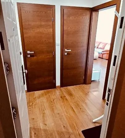 아파트 Modern Apartment, 300m From Main Street And Aupark *